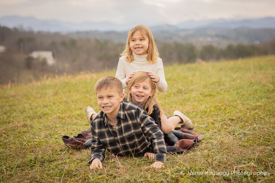 Outdoor Fun Family Portrait Session