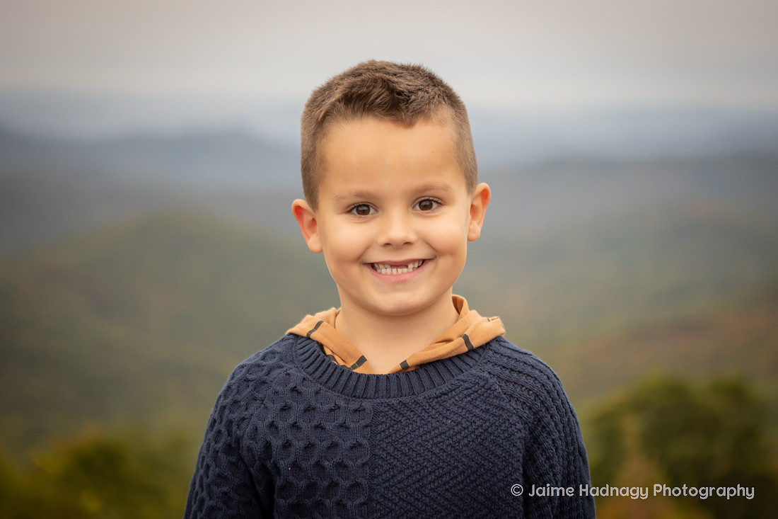 Family Photoshoot in the Mountains with Lots of Kids | Asheville Photographer