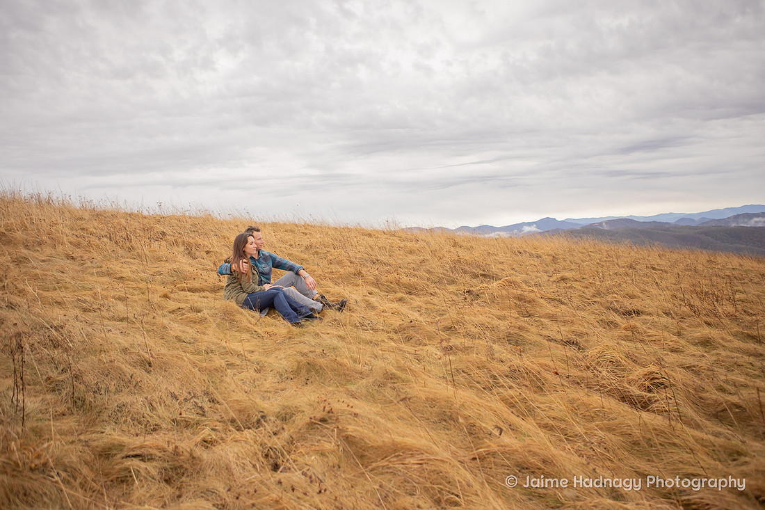 Couples Photos in the mountains | Asheville Photographer