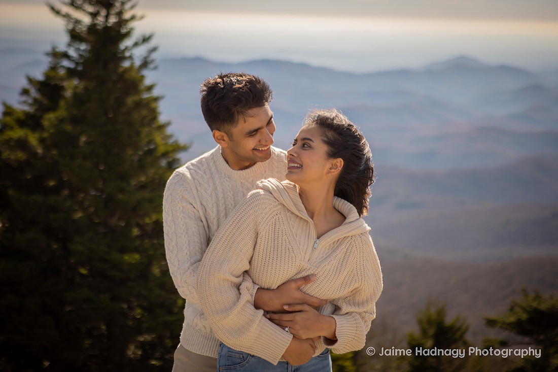 Couples photos in the mountains