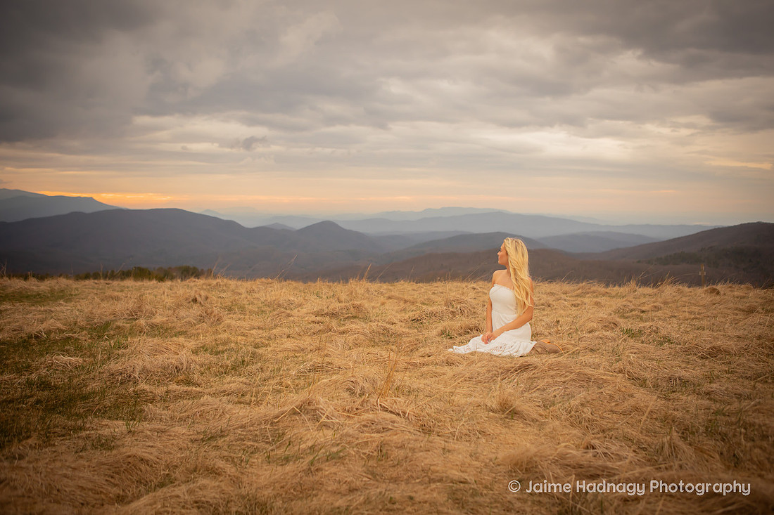Senior Pictures in the Mountains of Western NC | Asheville Portrait Photographer