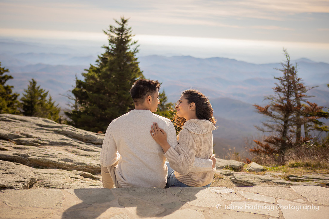 Couples photos in the mountains