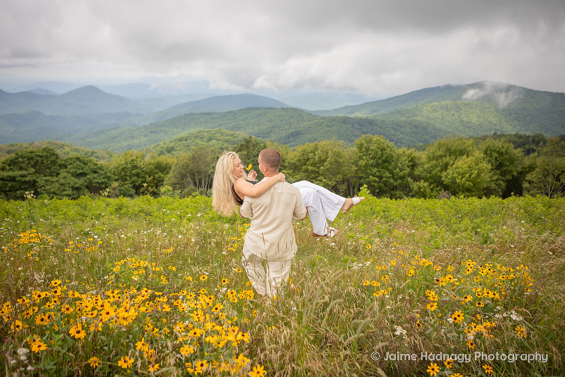 Stunning Mountain Proposal Photography | Asheville Engagement Photogrpaher