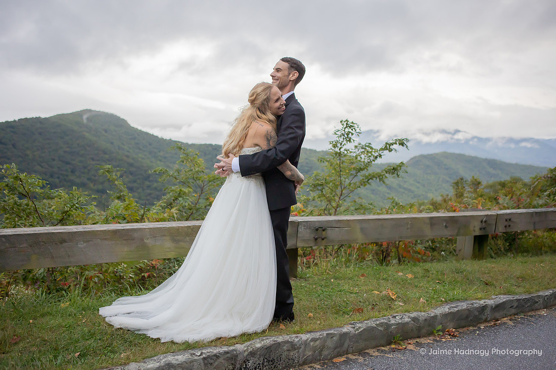 Asheville Elopement Pictures | Mountain Micro Wedding