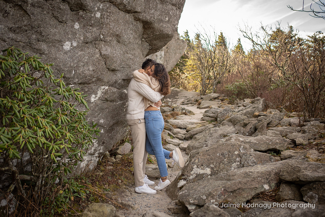 Couples photos in the mountains