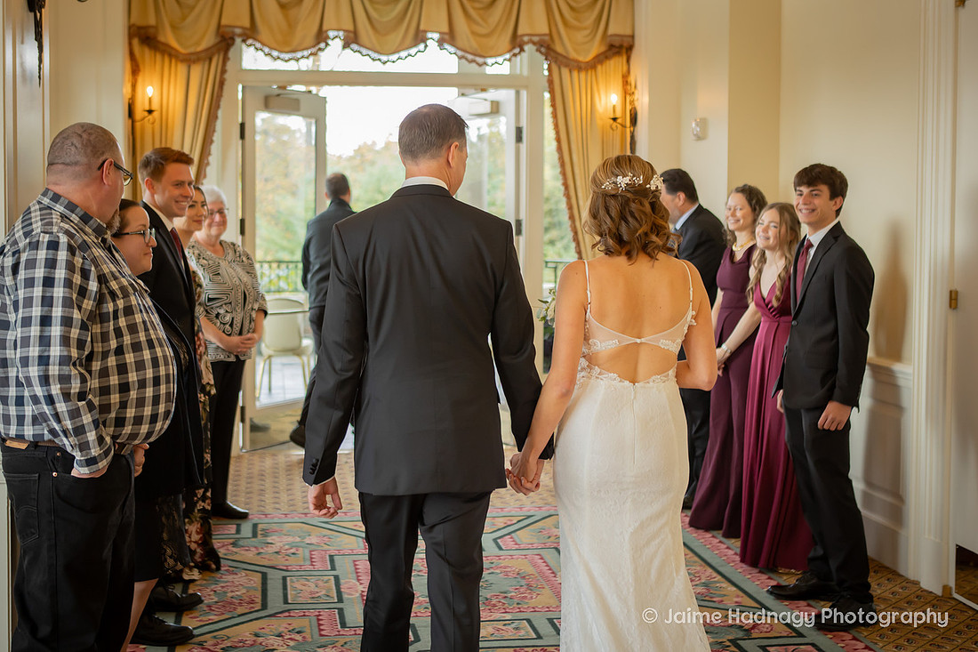 Getting Ready Wedding Photos at The Inn at Biltmore Estate | Asheville Photographer