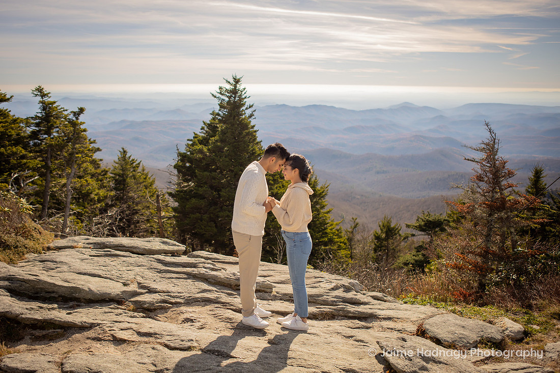 Couples photos in the mountains