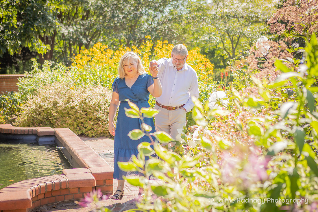 Couples Photos Outside the Village Hotel at BIltmore | Asheville Photographer