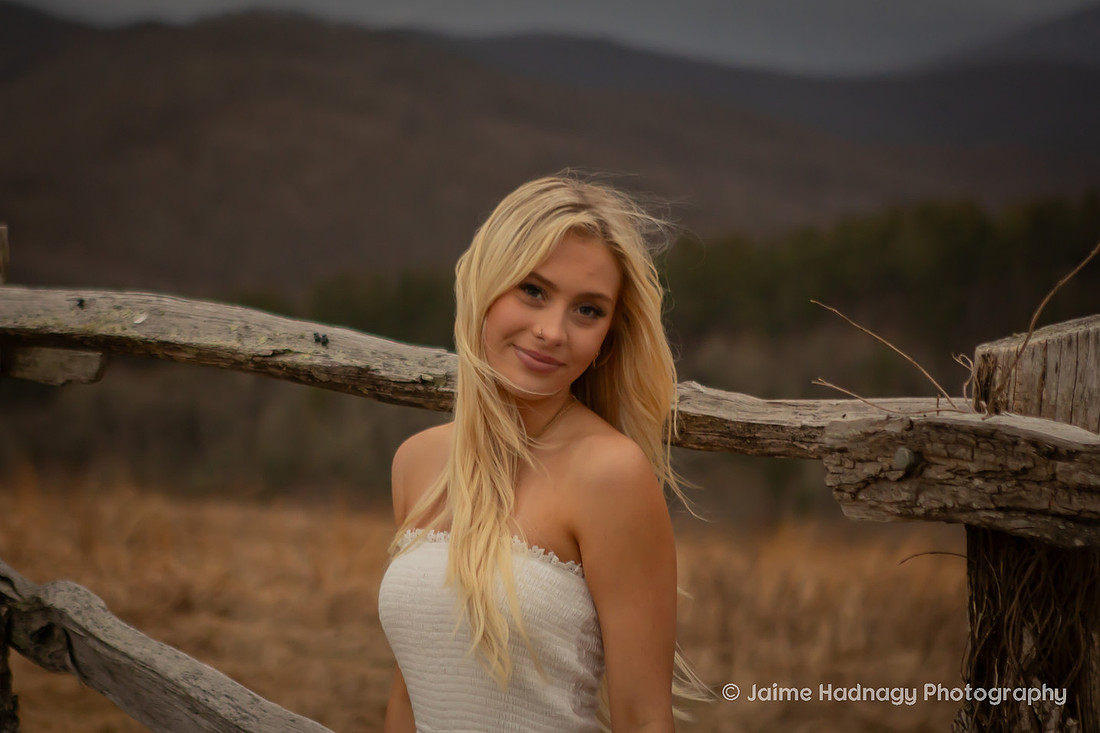 Senior Pictures in the Mountains of Western NC | Asheville Portrait Photographer