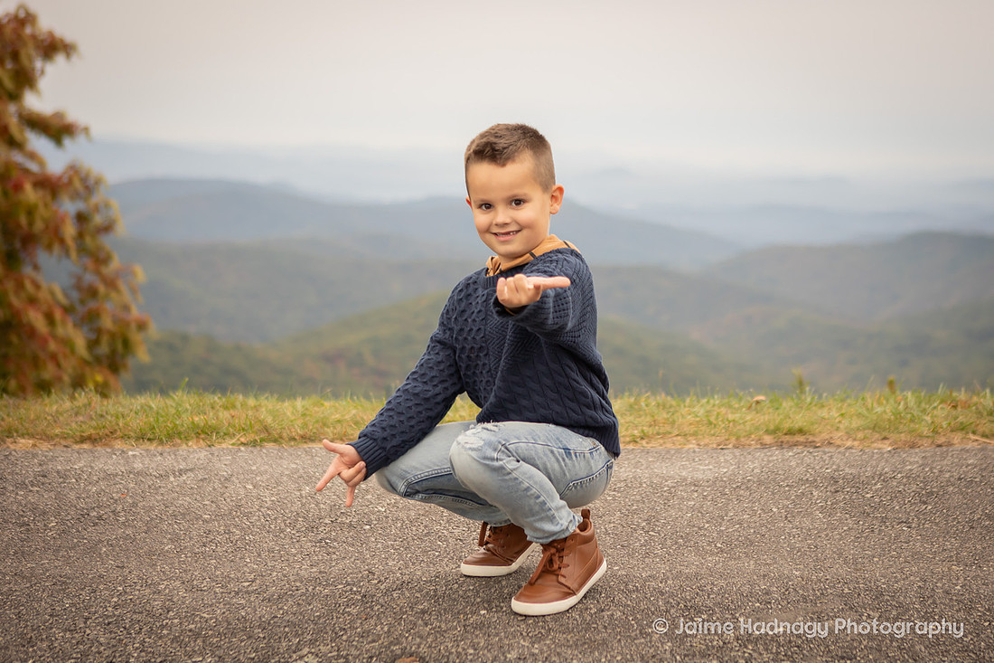 Family Photoshoot in the Mountains with Lots of Kids | Asheville Photographer