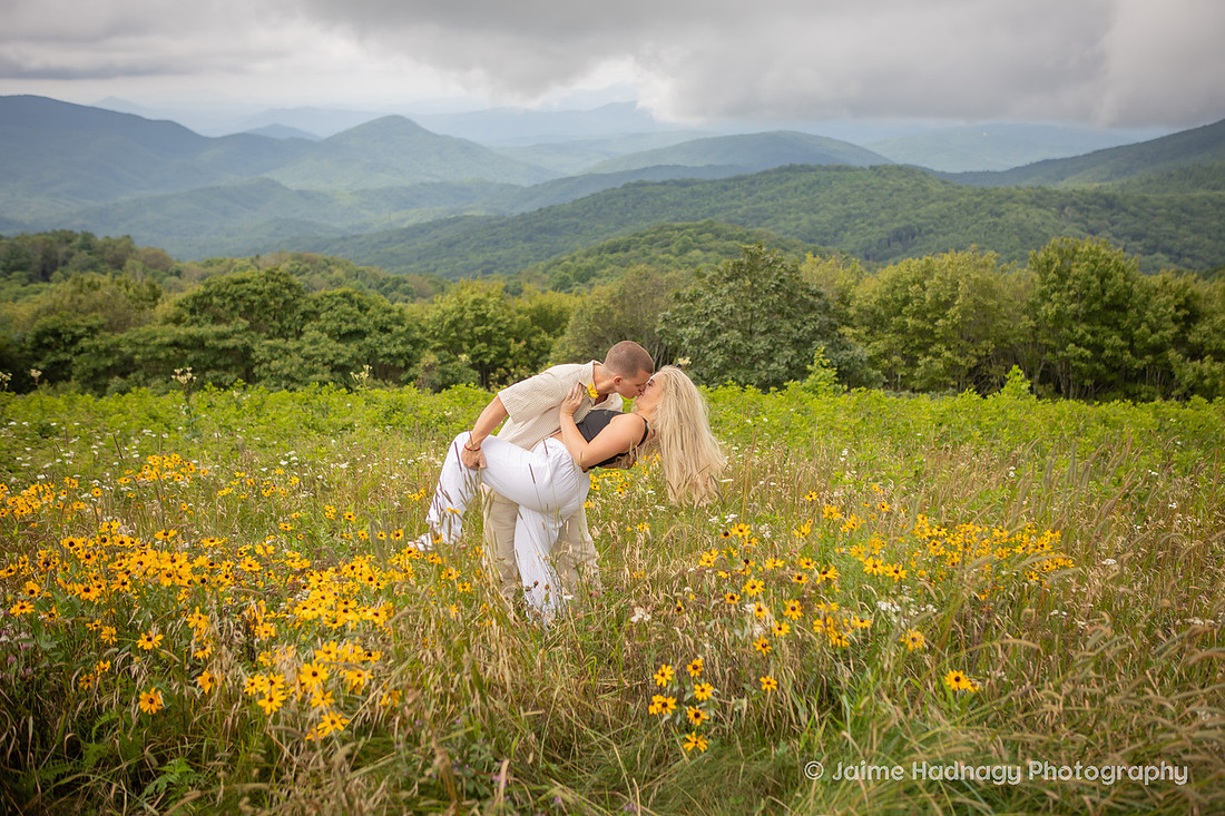 Stunning Mountain Proposal Photography | Asheville Engagement Photogrpaher