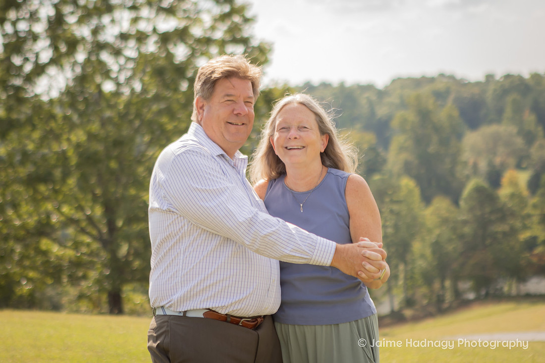 Outdoor Extended Family Portrait | Asheville Photographer