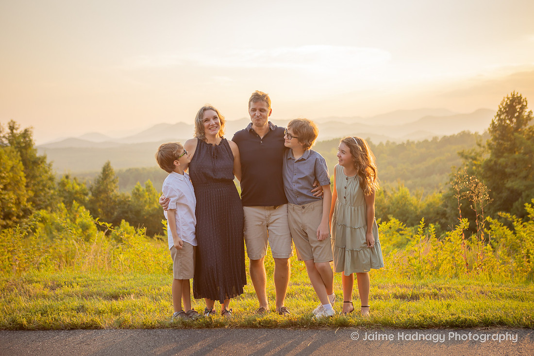 Extended Family Reunion Photos in the Mountains | Asheviile Family Photographer