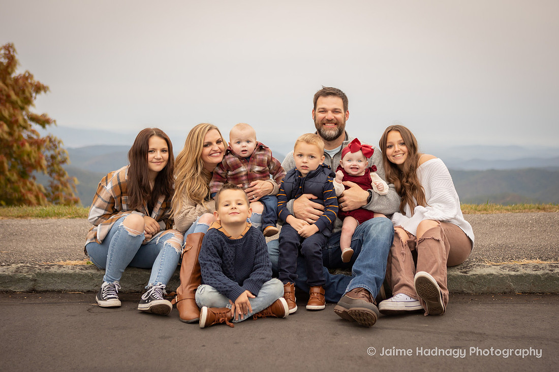 Family Photoshoot in the Mountains with Lots of Kids | Asheville Photographer
