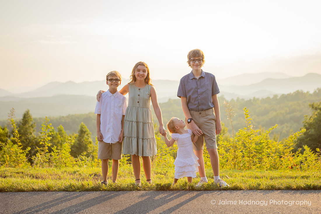 Extended Family Photoshoot | Black Mountain NC Family Photographer