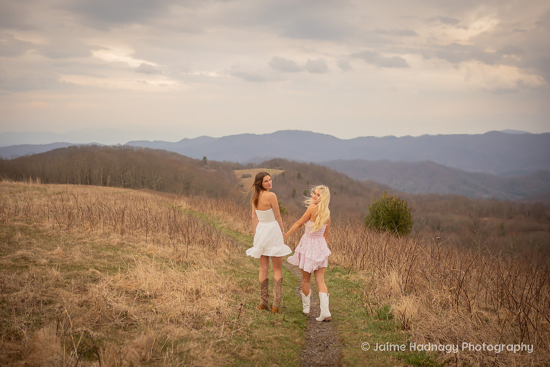 Senior Pictures in the Mountains of Western NC | Asheville Portrait Photographer