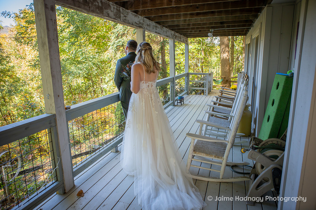 Micro Wedding in WNC mountain Cabin | Asheiville Elopement Photographer