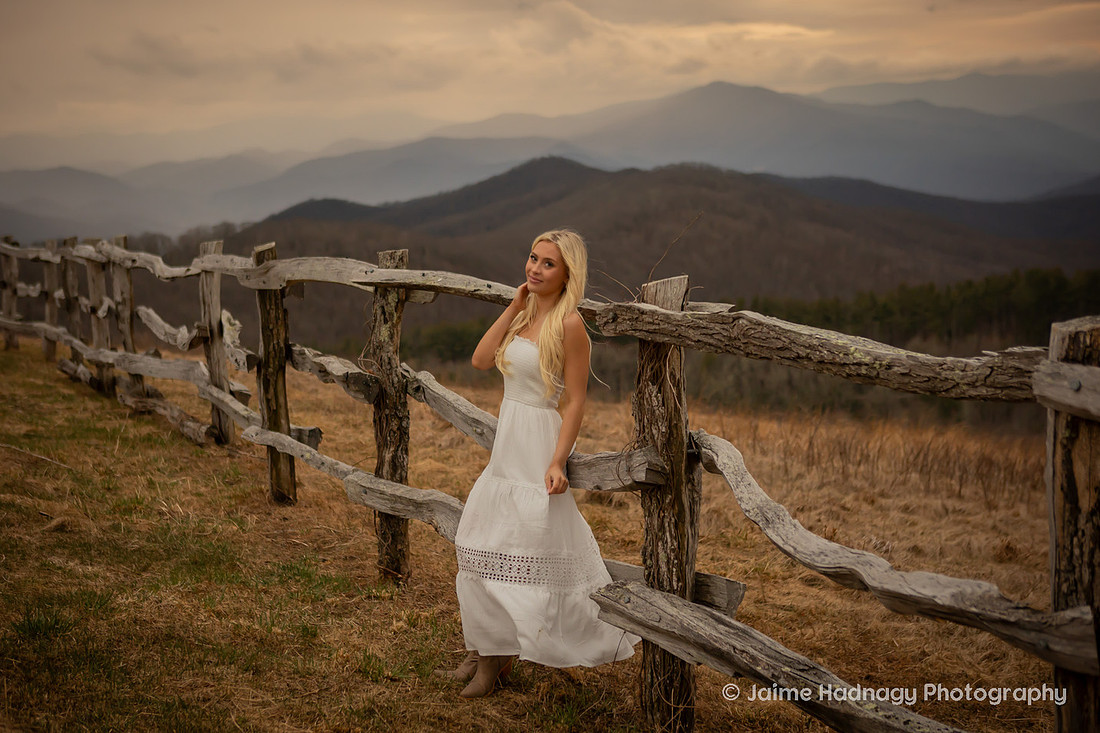 Senior Pictures in the Mountains of Western NC | Asheville Portrait Photographer