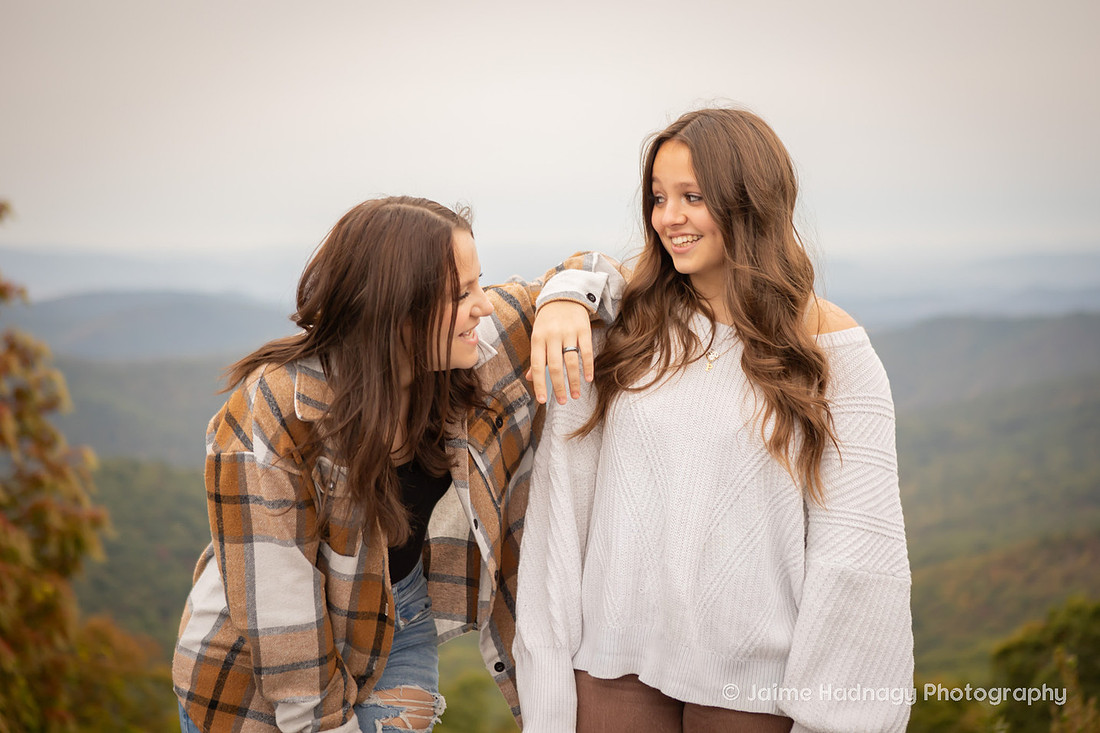 Family Photoshoot in the Mountains with Lots of Kids | Asheville Photographer
