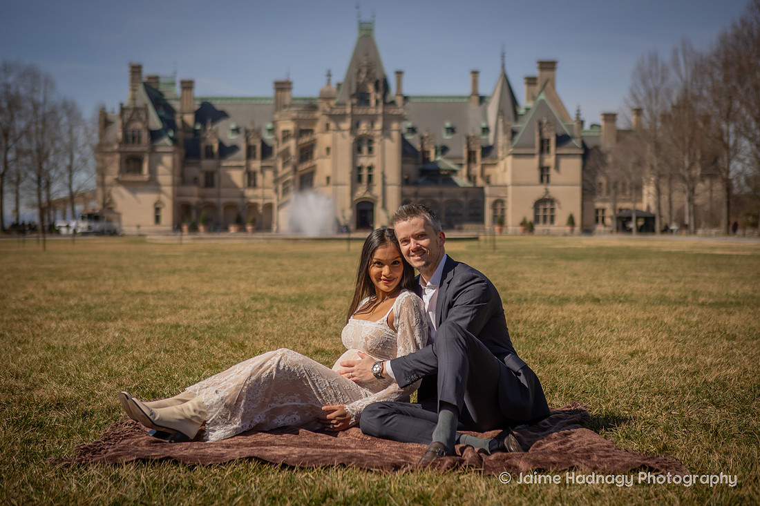 Stunning Maternity Photos in Asheville